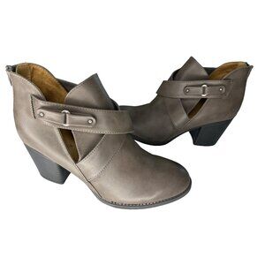 Natural Soul Gray Ankle Booties